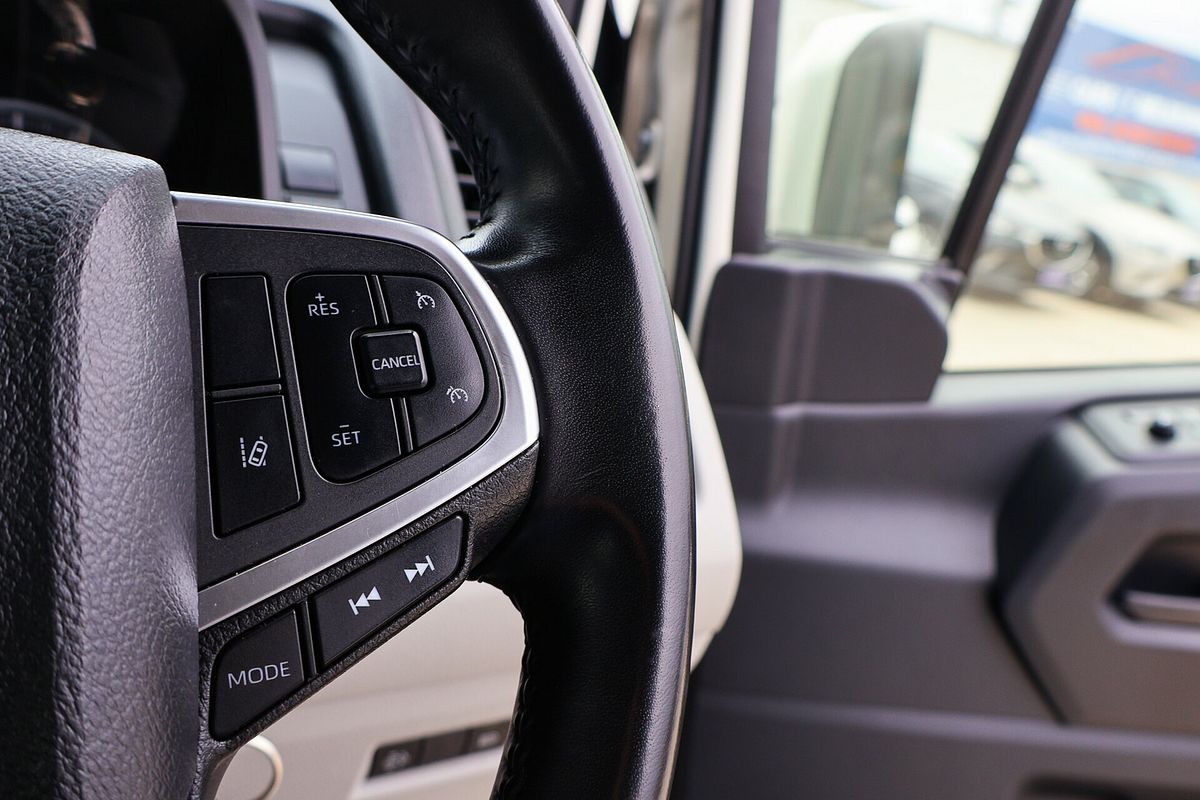 2019 Toyota Hiace Commuter GDH322R