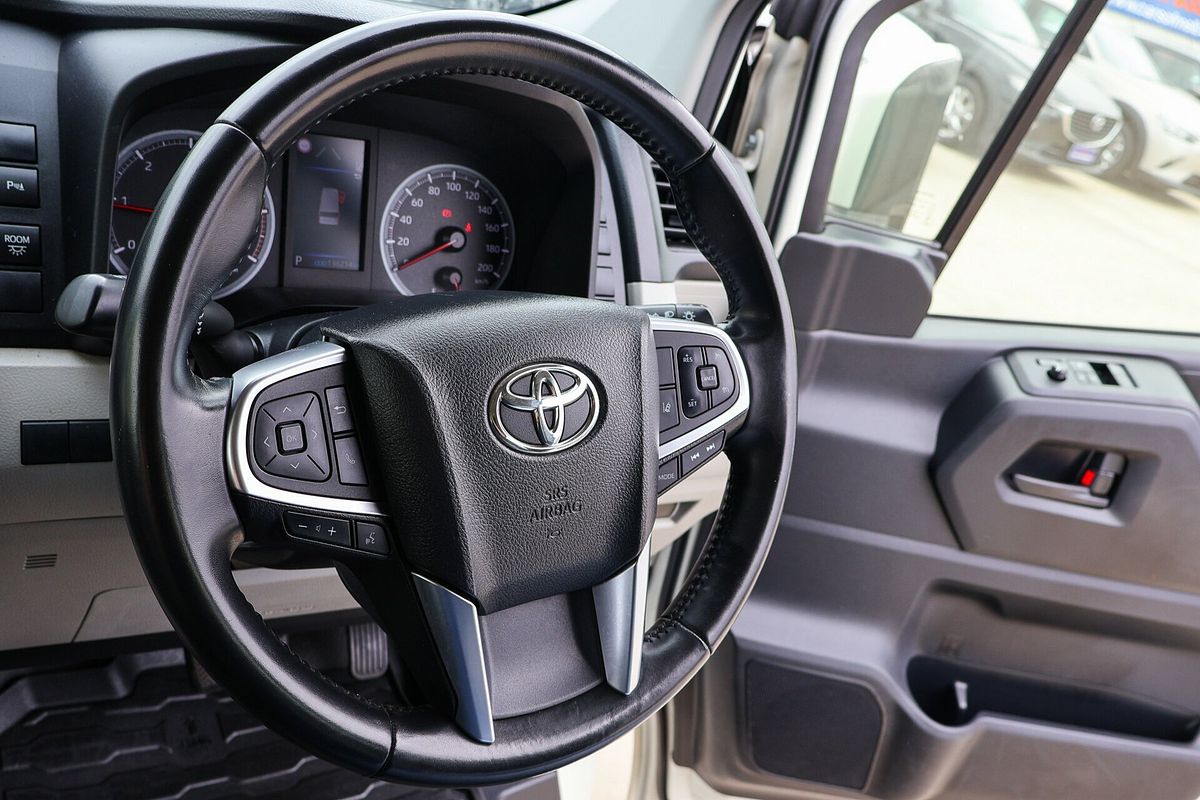 2019 Toyota Hiace Commuter GDH322R
