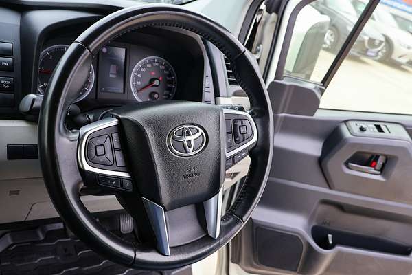 2019 Toyota Hiace Commuter GDH322R