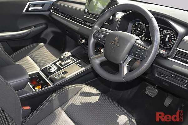 2025 Mitsubishi Outlander PHEV ES ZM