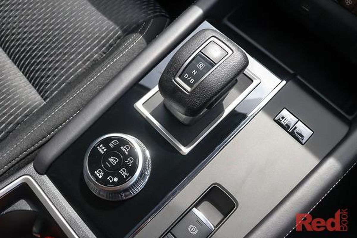 2025 Mitsubishi Outlander PHEV ES ZM