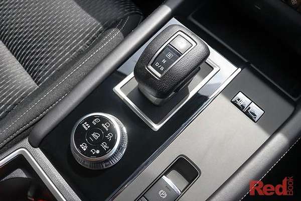 2025 Mitsubishi Outlander PHEV ES ZM