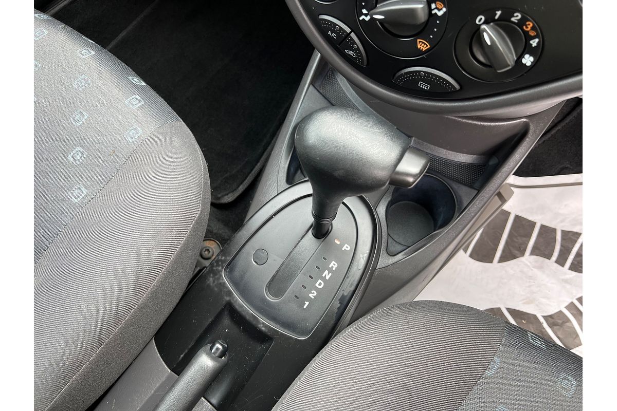 2004 Ford Focus CL LR
