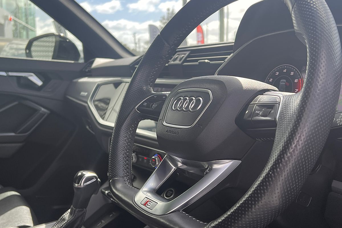 2020 Audi Q3 40 TFSI F3