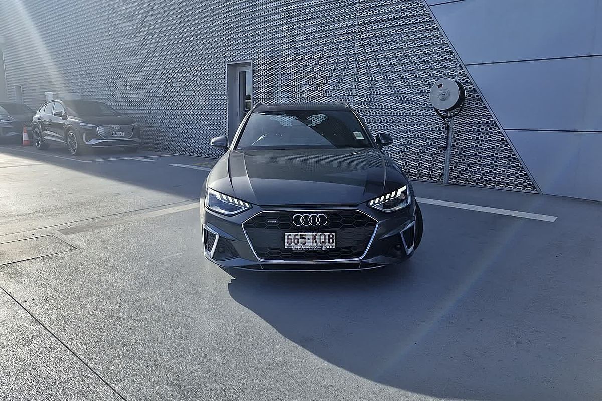 2024 Audi A4 45 TFSI S line B9