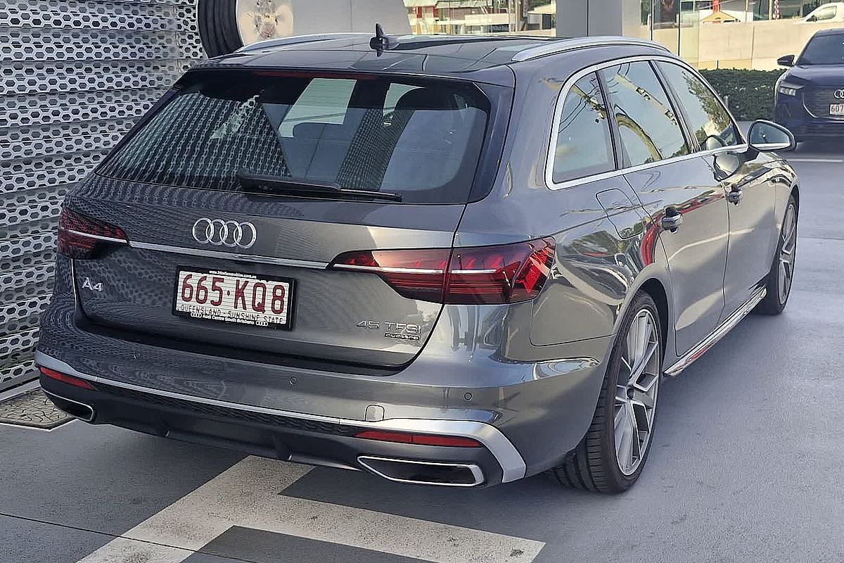 2024 Audi A4 45 TFSI S line B9