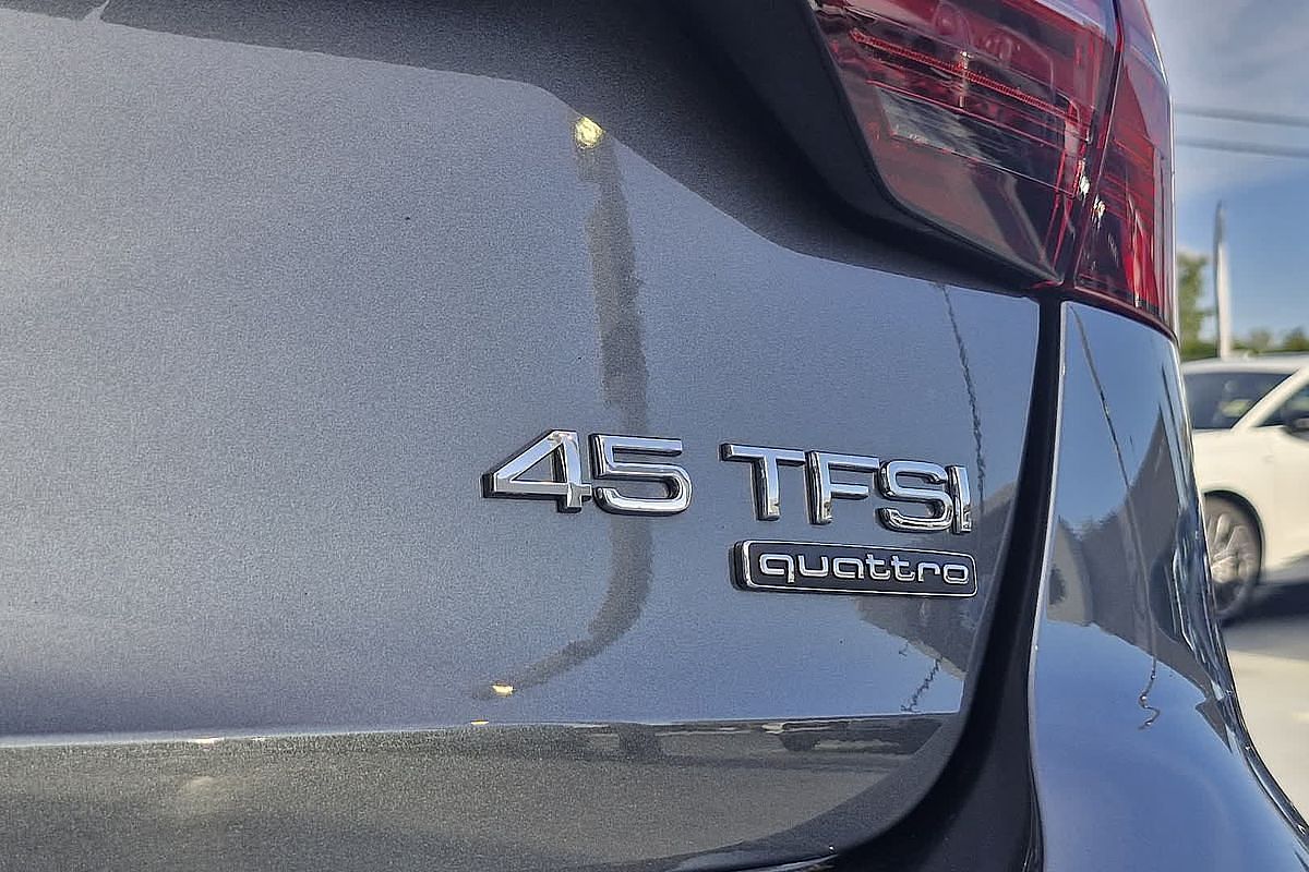 2024 Audi A4 45 TFSI S line B9