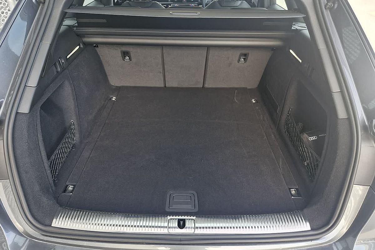 2024 Audi A4 45 TFSI S line B9