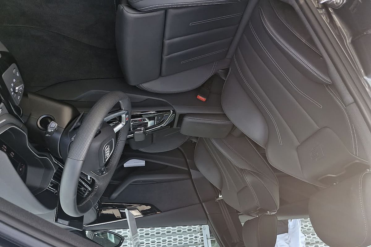 2024 Audi A4 45 TFSI S line B9