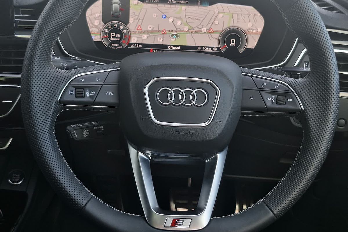 2024 Audi A4 45 TFSI S line B9