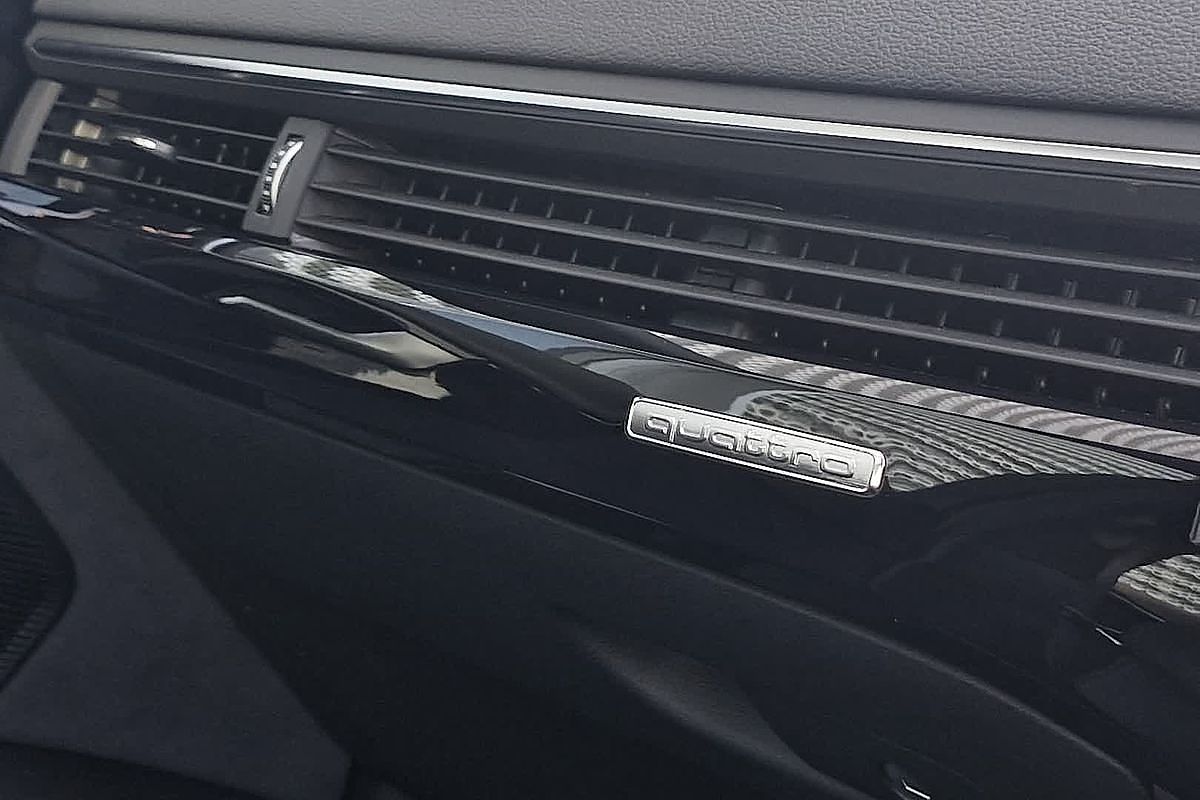 2024 Audi A4 45 TFSI S line B9