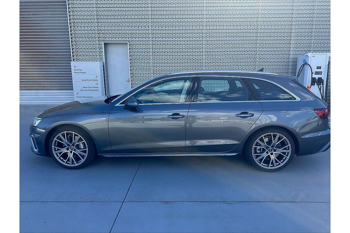 2024 Audi A4 45 TFSI S line B9