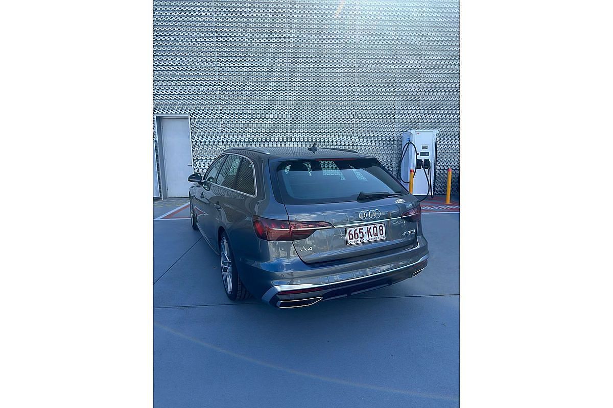 2024 Audi A4 45 TFSI S line B9