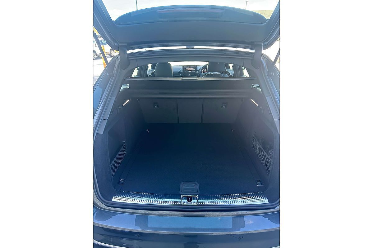 2024 Audi A4 45 TFSI S line B9