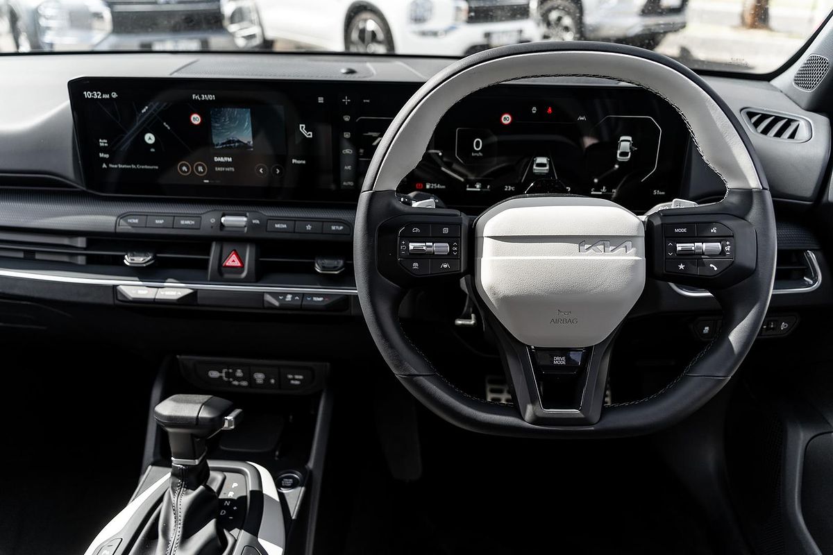 2025 Kia K4 GT-Line CL4m
