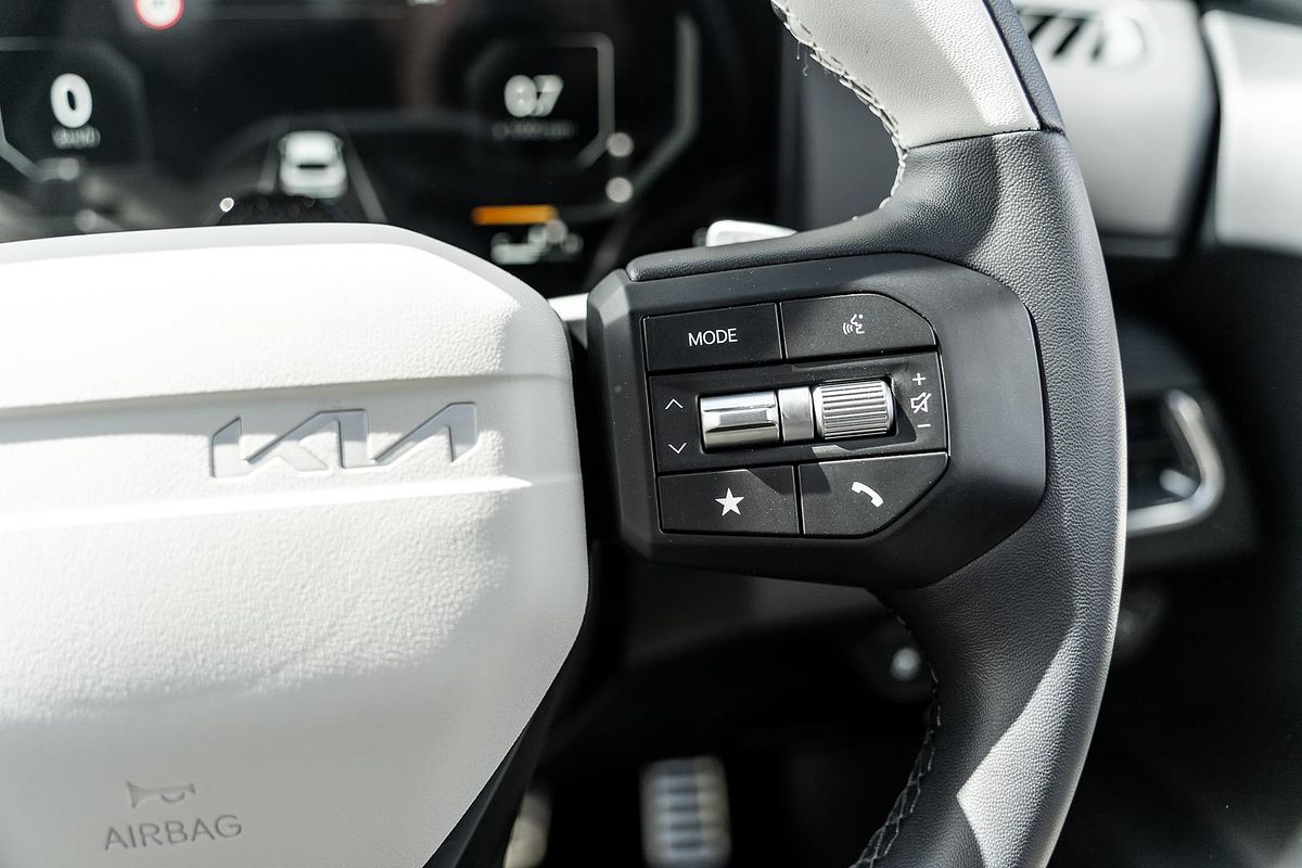 2025 Kia K4 GT-Line CL4m