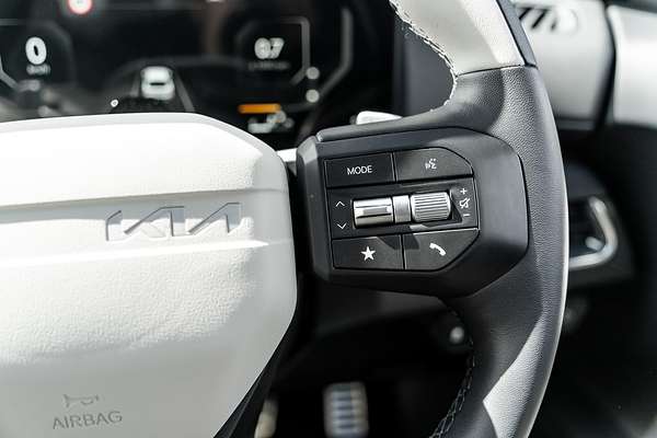 2025 Kia K4 GT-Line CL4m