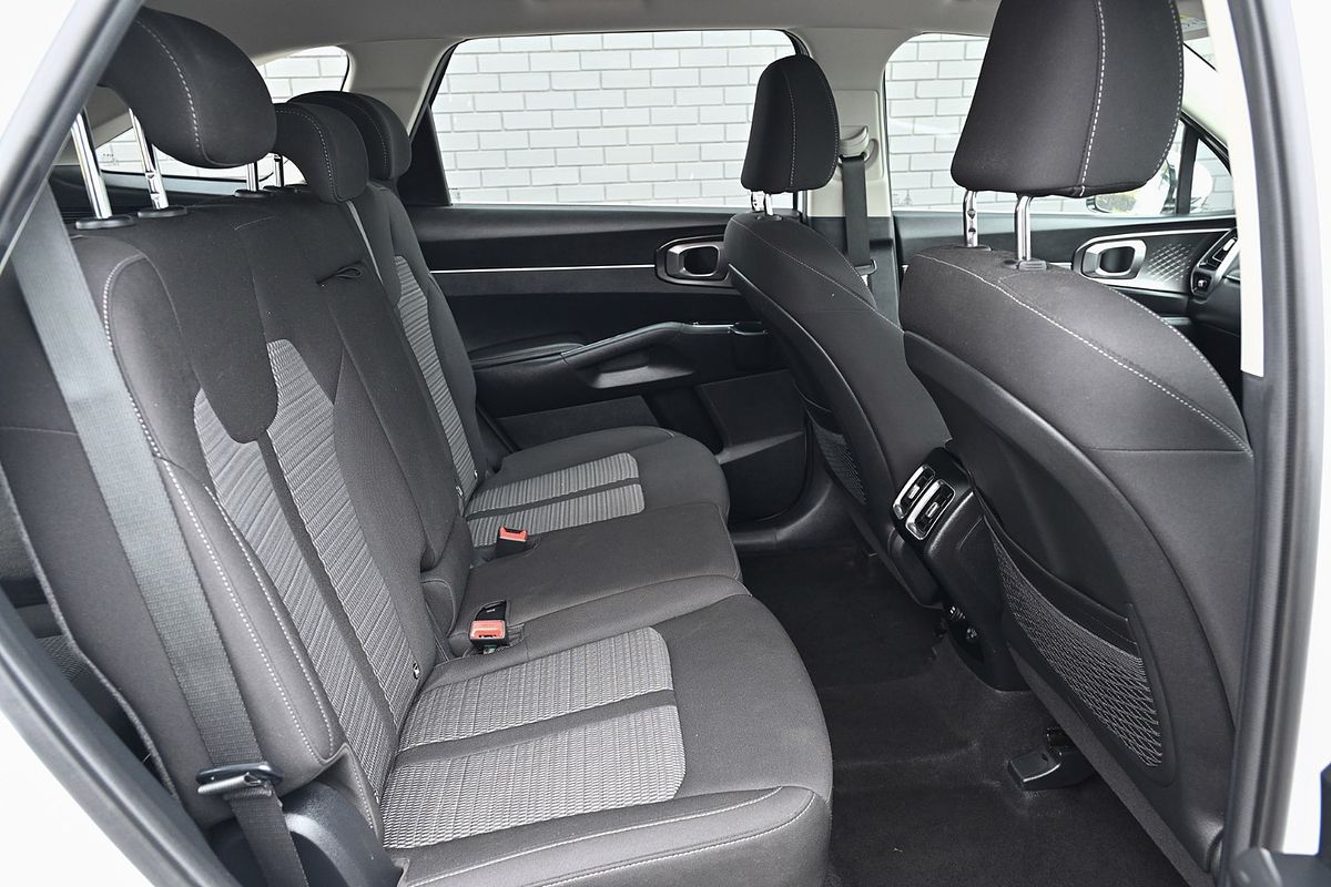 2023 Kia Sorento S MQ4
