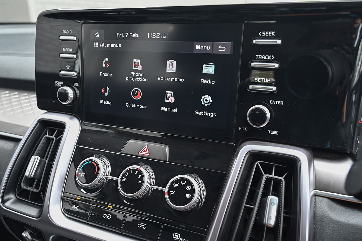 2023 Kia Sorento S MQ4