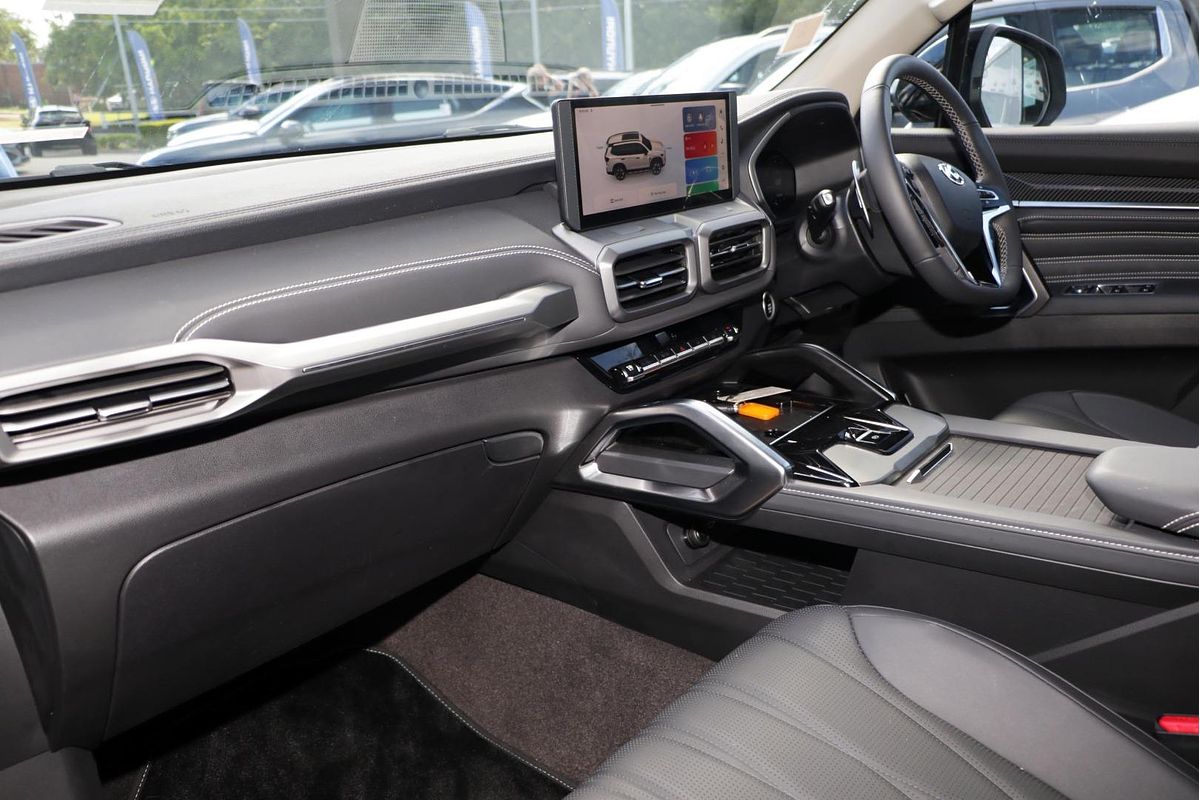 2024 LDV D90 Executive SV9A