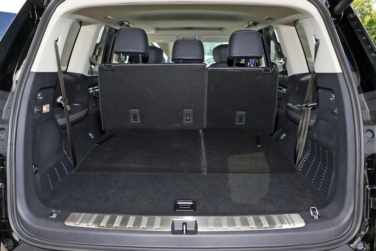 2024 LDV D90 Executive SV9A