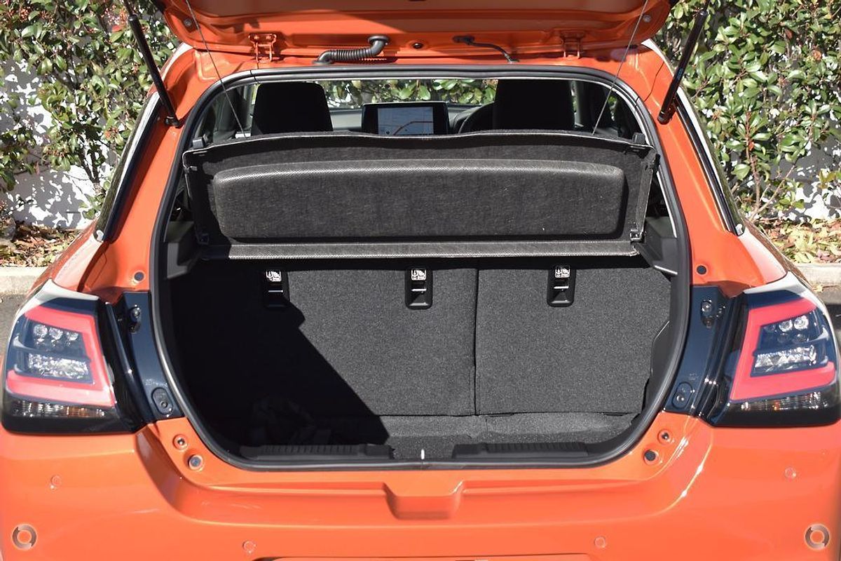 2024 Suzuki Swift Hybrid GLX UZ