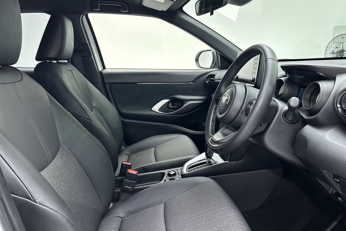 2023 Toyota Yaris Cross Urban MXPJ15R