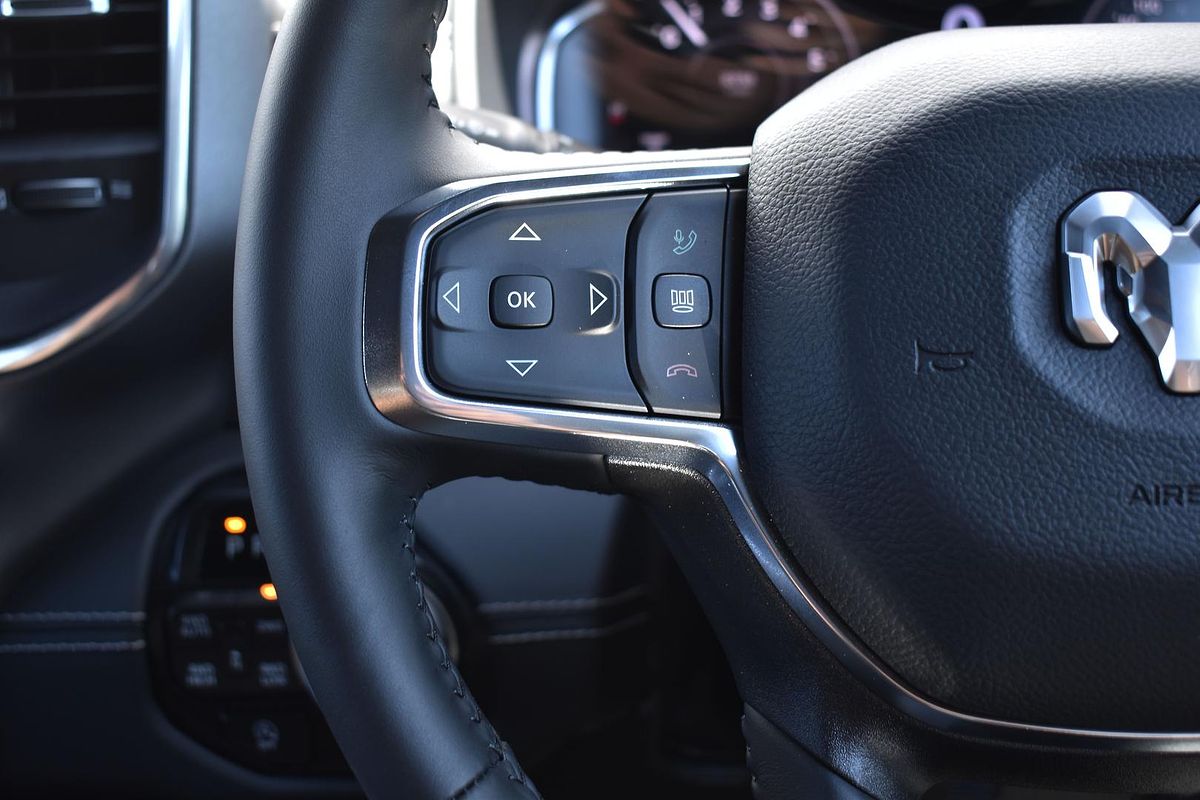 2024 RAM 1500 Laramie Sport RamBox DT 4X4 SWB