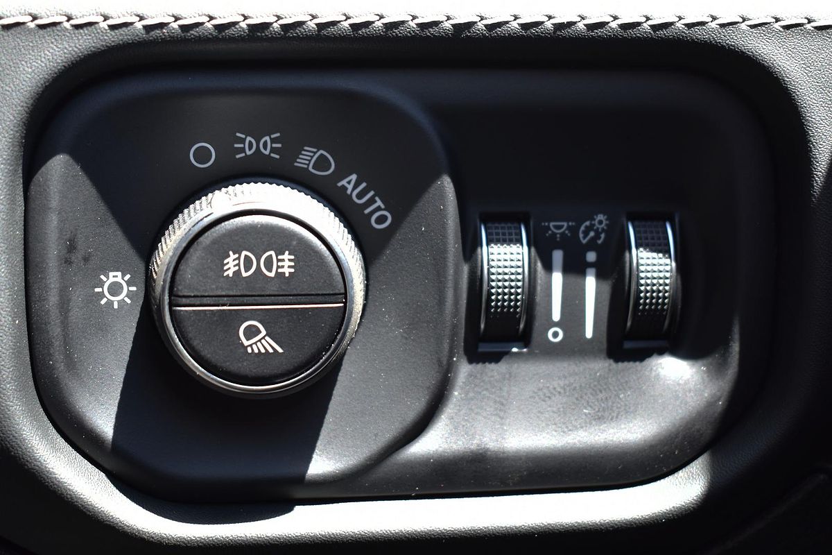 2024 RAM 1500 Laramie Sport RamBox DT 4X4 SWB