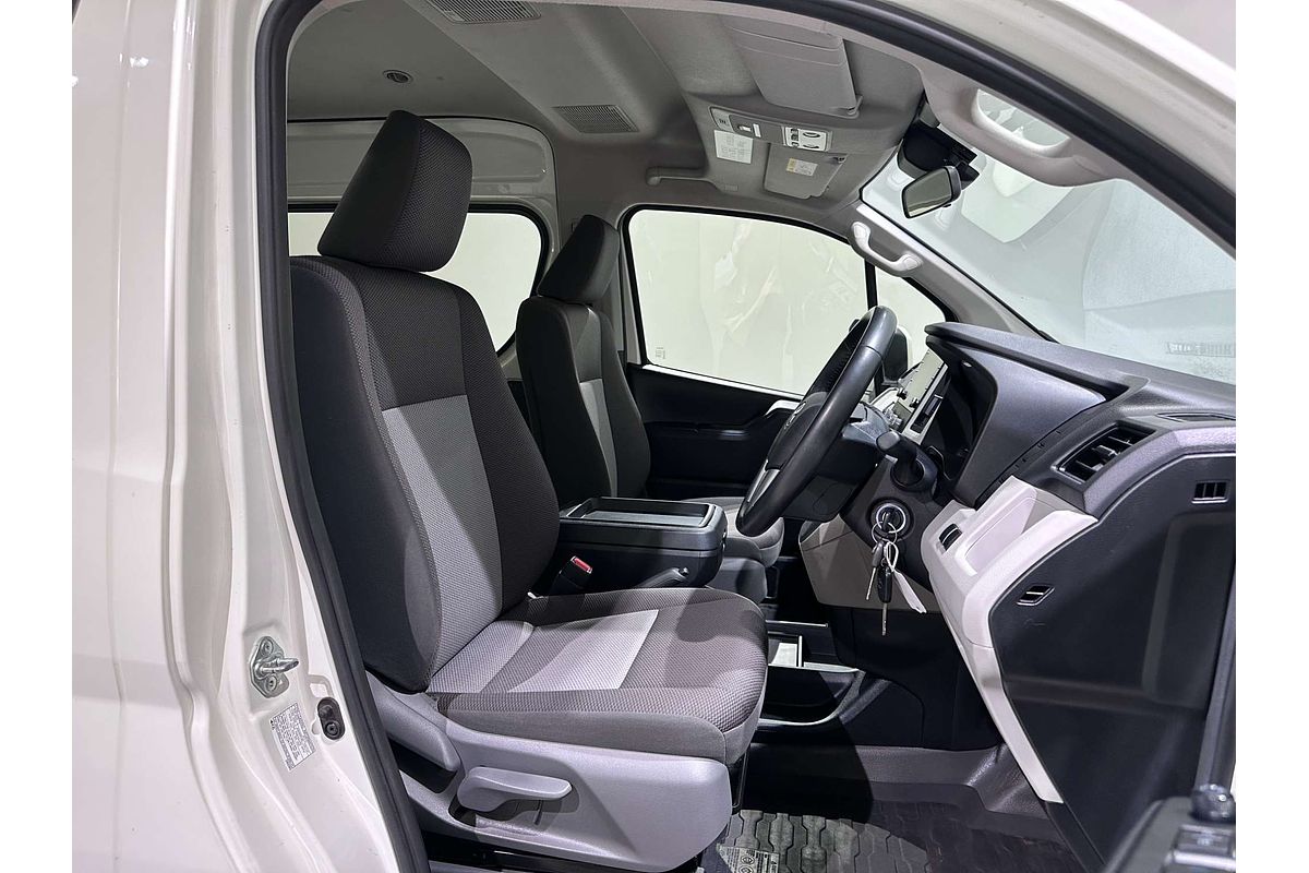 2022 Toyota Hiace Commuter GDH322R