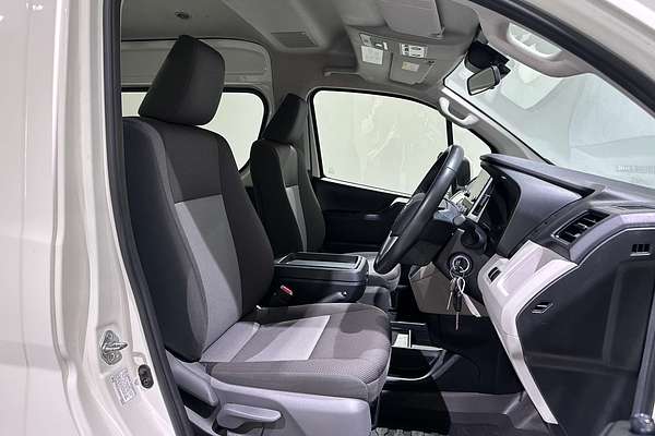 2022 Toyota Hiace Commuter GDH322R