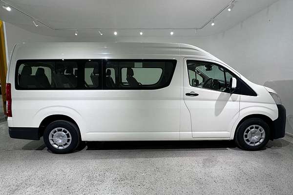 2022 Toyota Hiace Commuter GDH322R
