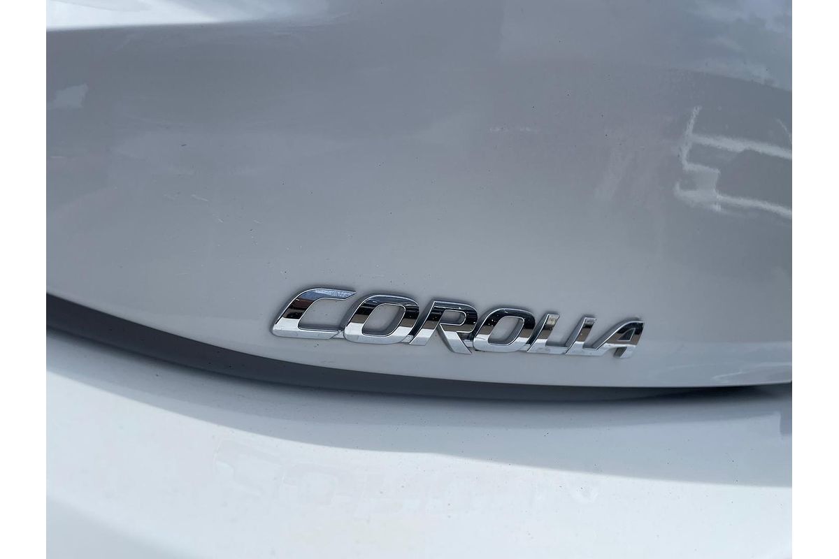 2018 Toyota Corolla SX Hybrid ZWE211R