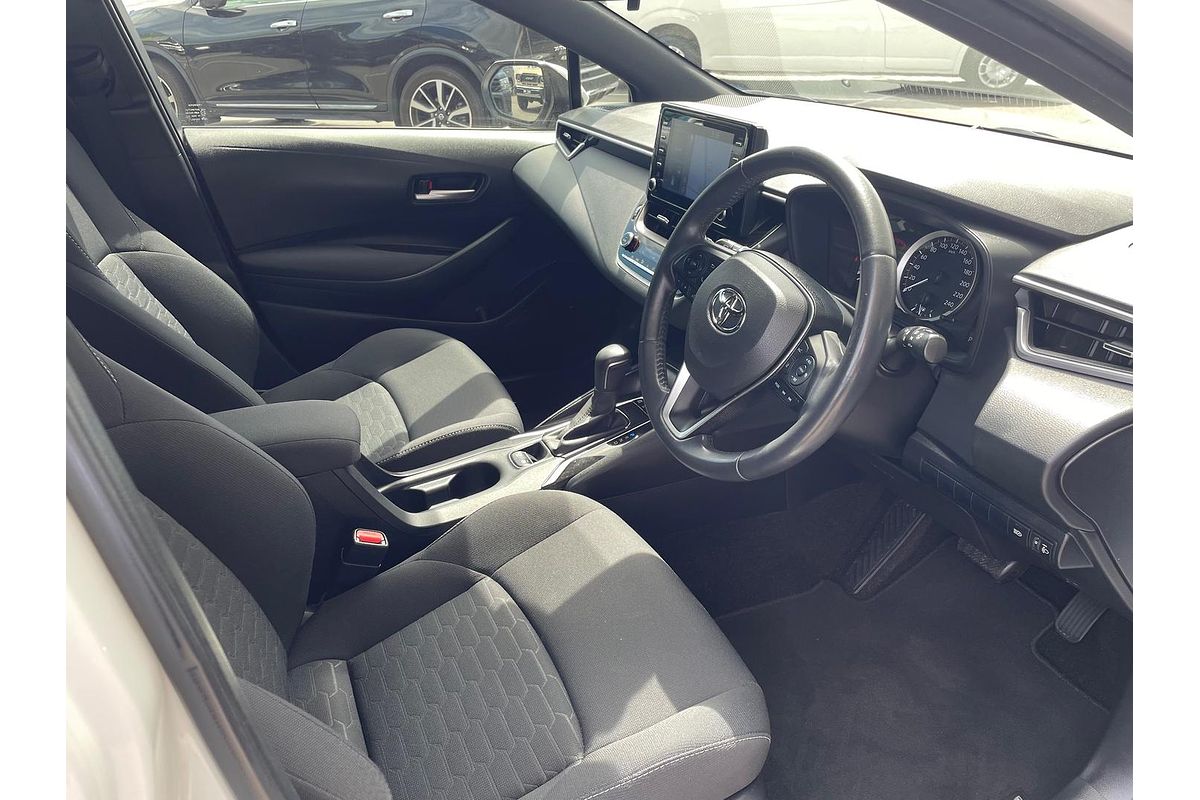 2018 Toyota Corolla SX Hybrid ZWE211R