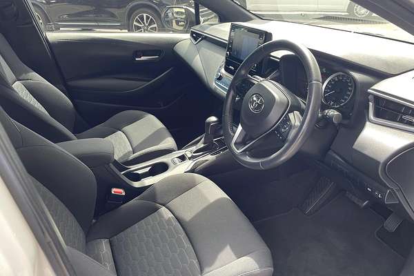 2018 Toyota Corolla SX Hybrid ZWE211R