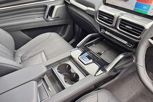 2025 LDV D90 Executive SV9A