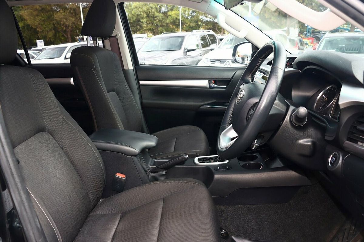 2021 Toyota Hilux SR5 GUN126R 4X4