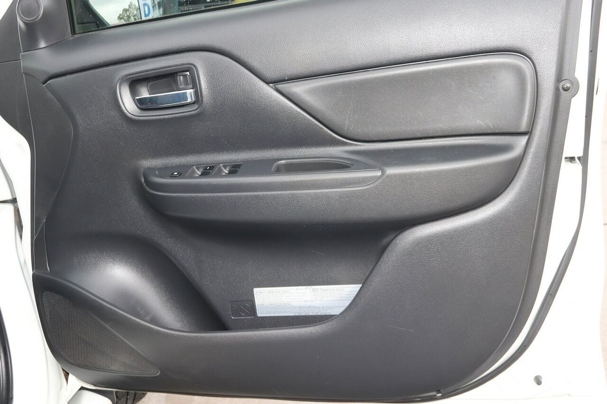 2019 Mitsubishi Triton GLX+ MR 4X4