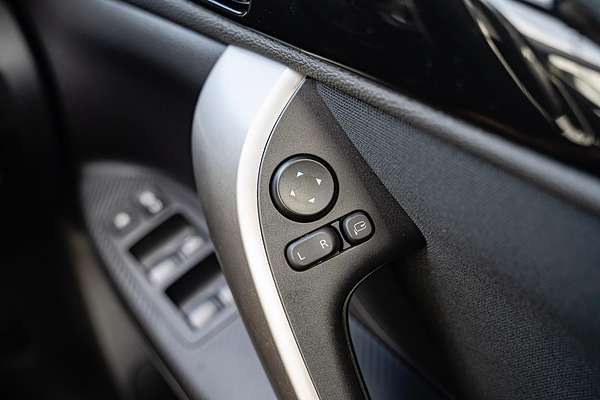 2024 Mitsubishi Eclipse Cross PHEV ES YB