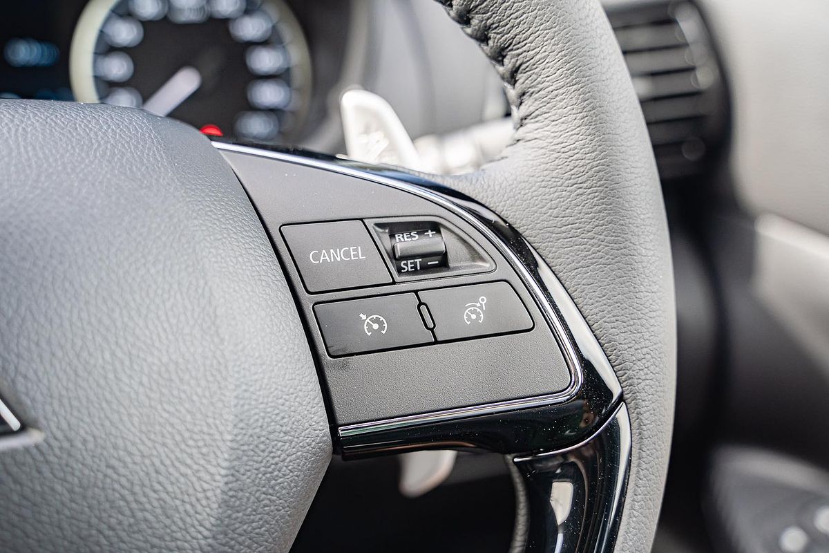 2024 Mitsubishi Eclipse Cross PHEV ES YB