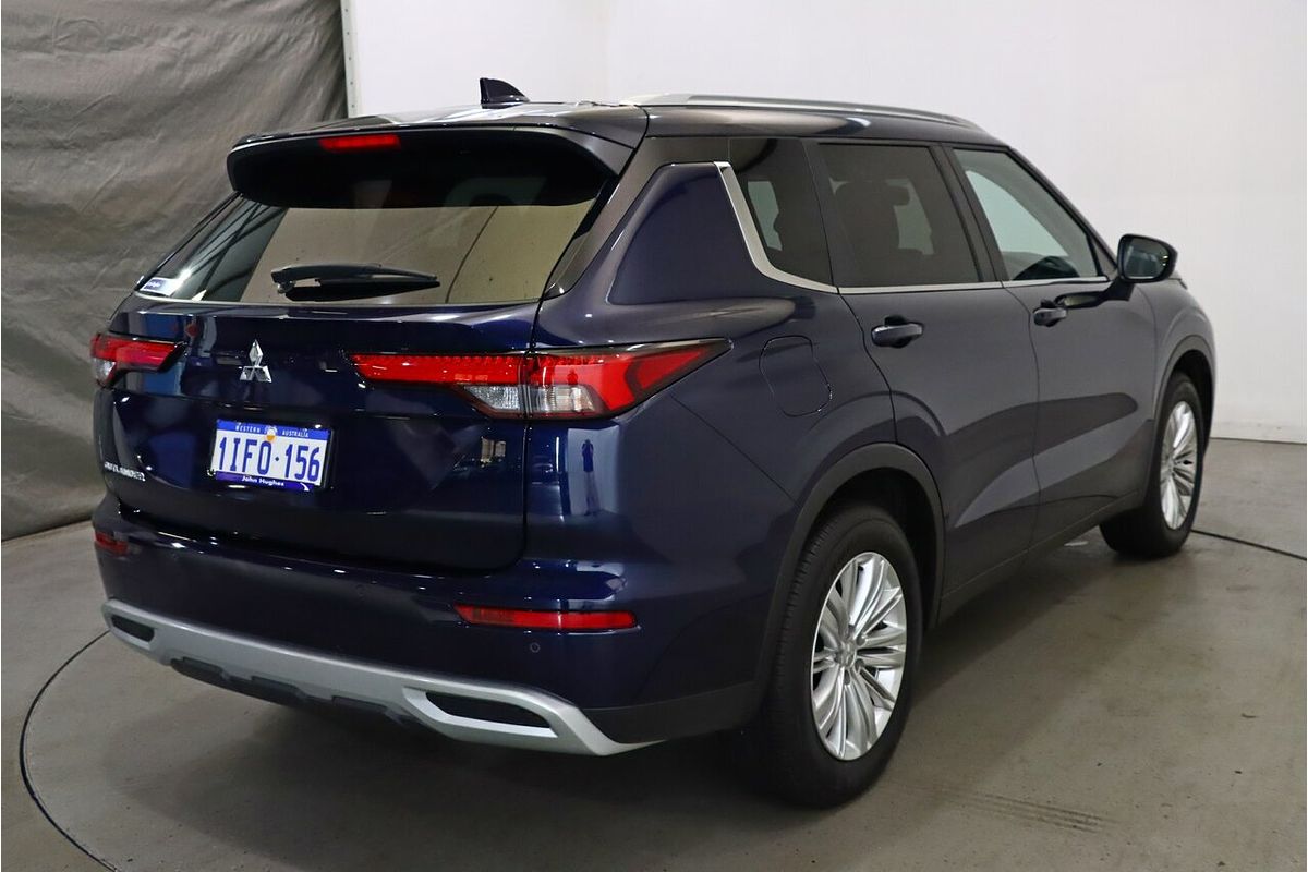 2024 Mitsubishi Outlander LS ZM