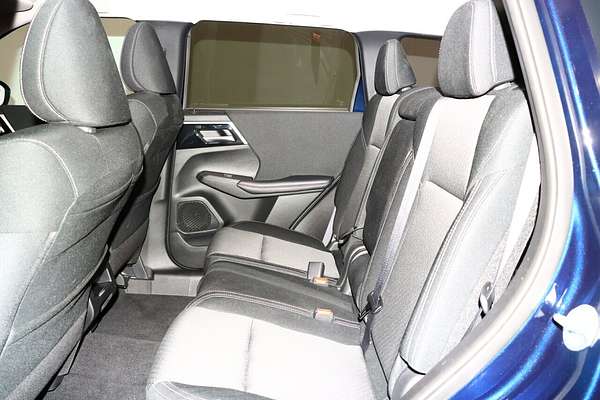 2024 Mitsubishi Outlander LS ZM