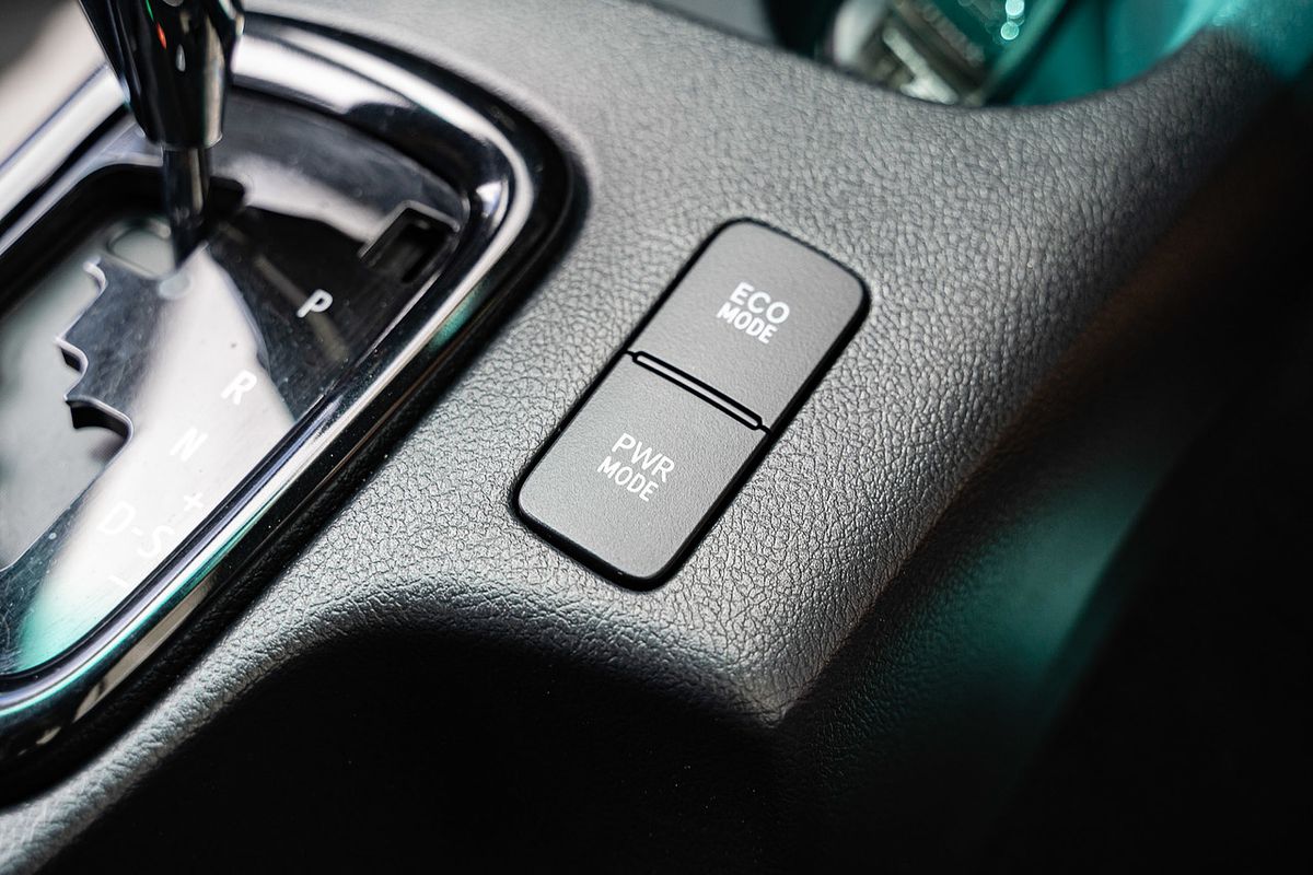 2018 Toyota Hilux Rogue GUN126R 4X4