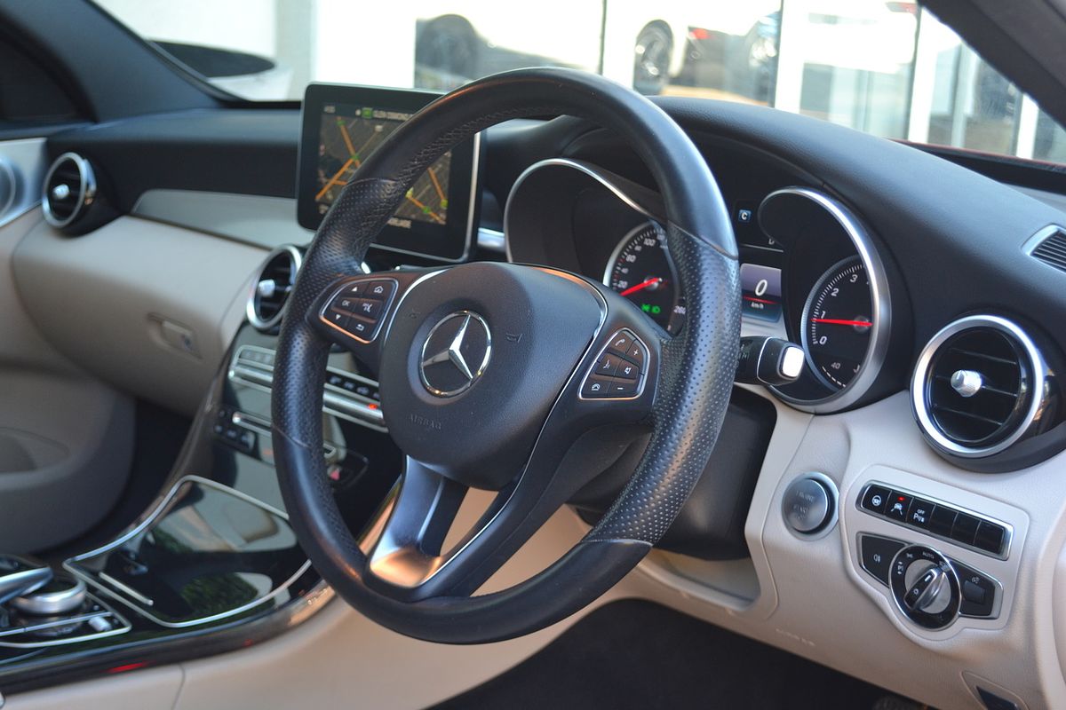2015 Mercedes-Benz C-Class C250 W205