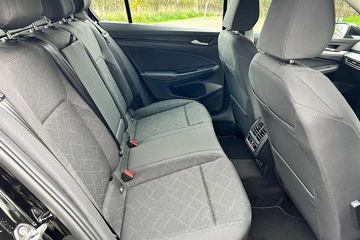 2024 Volkswagen Golf 110TSI Life 8