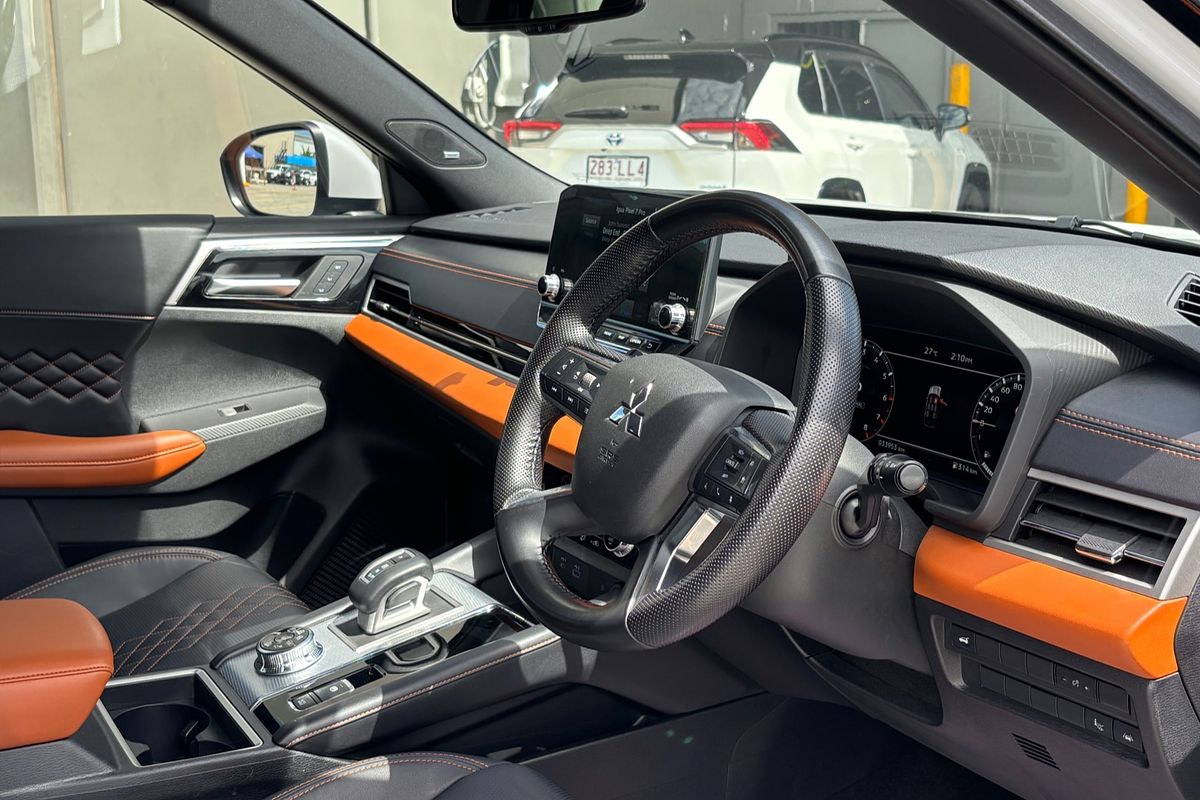 2022 Mitsubishi Outlander Exceed Tourer ZM