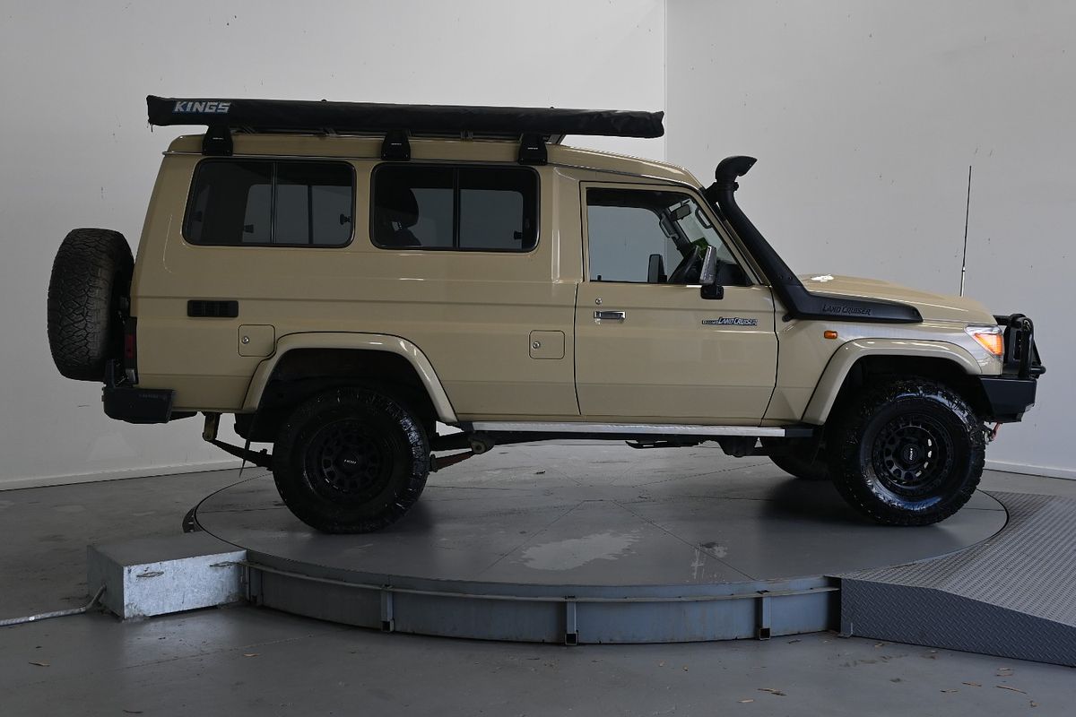 2022 Toyota Landcruiser GXL Troopcarrier VDJ78R