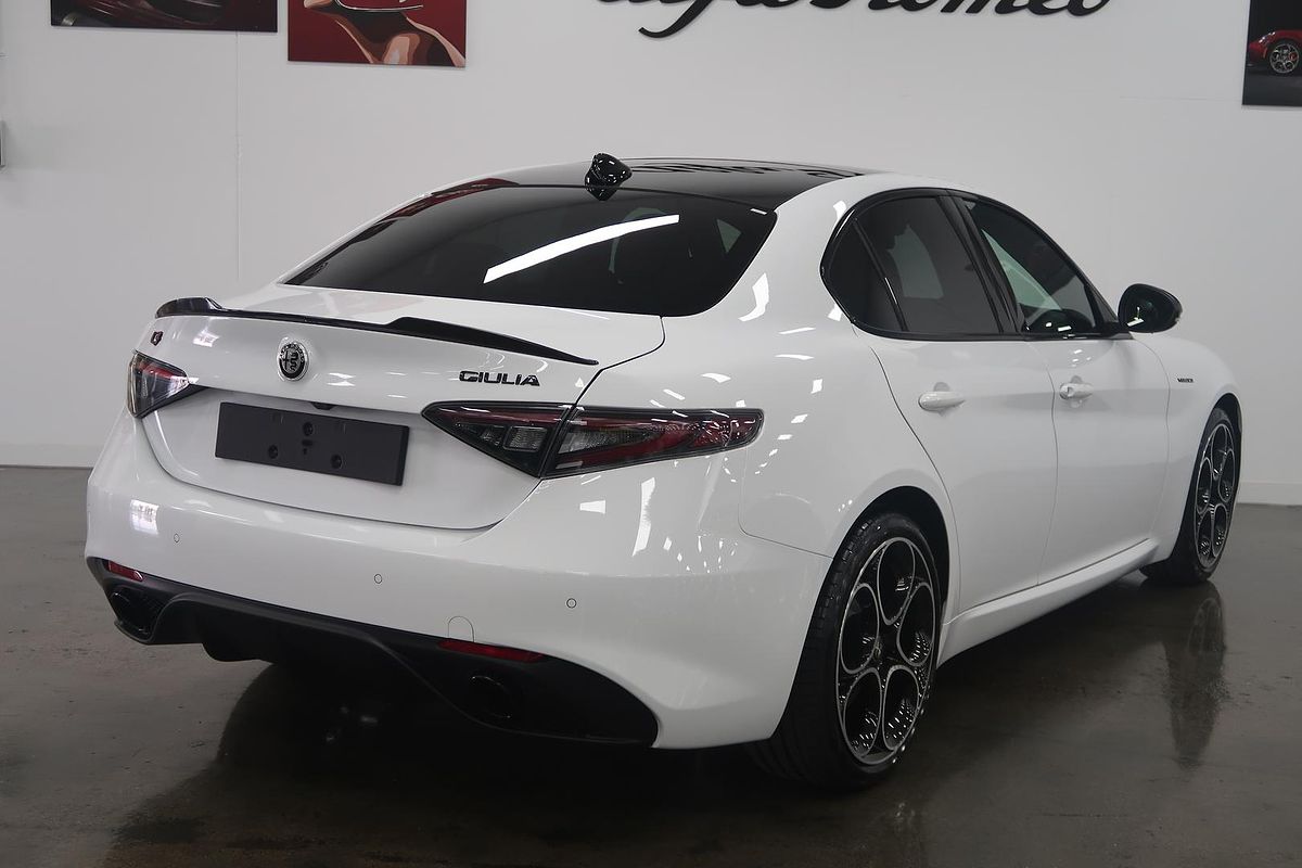 2023 Alfa Romeo Giulia Veloce Series 4