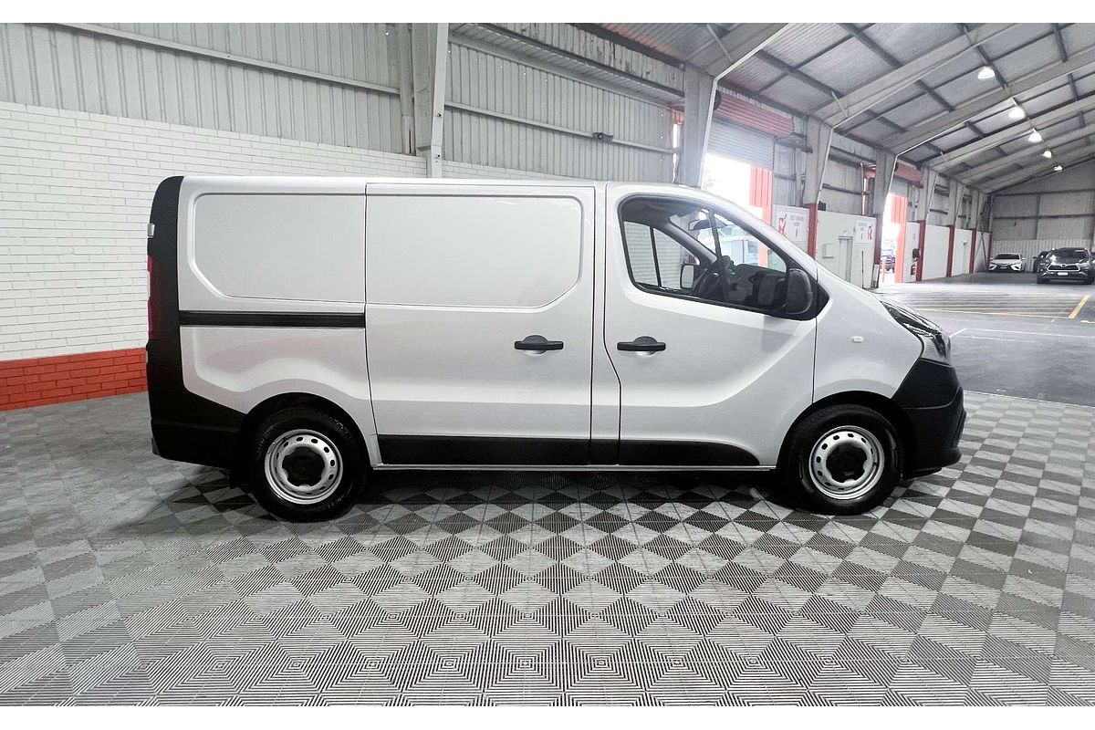 2021 Mitsubishi Express GLX SN SWB