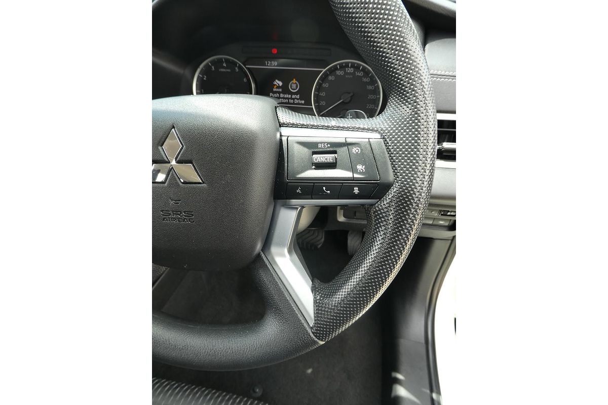 2023 Mitsubishi Outlander ES ZM